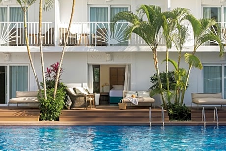 Junior Swim Up Suite (1 King Bed)