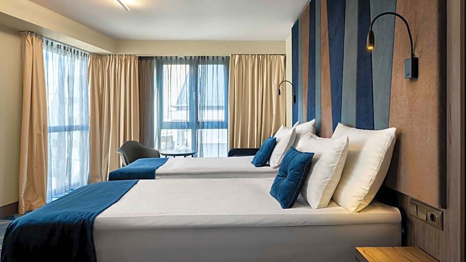 Wellton Riverside SPA Hotel