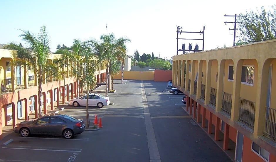 Anaheim Executive Inn & Suites
