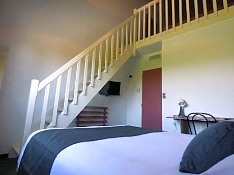 Duplex Quadruple Room