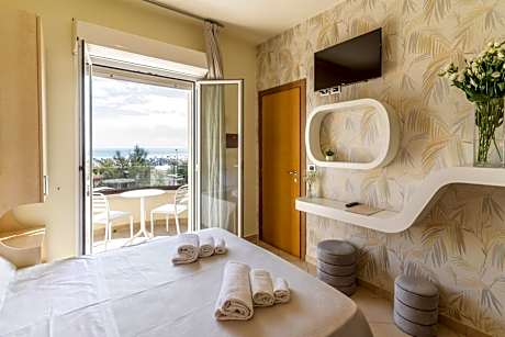 Triple Room with Sea View