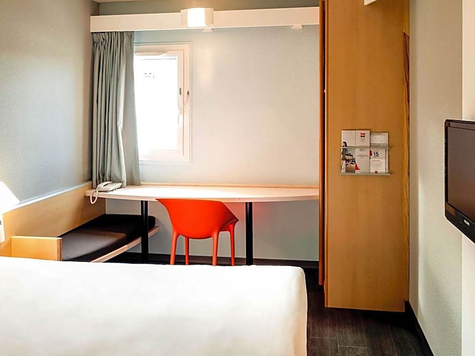 ibis Dieppe Val Druel