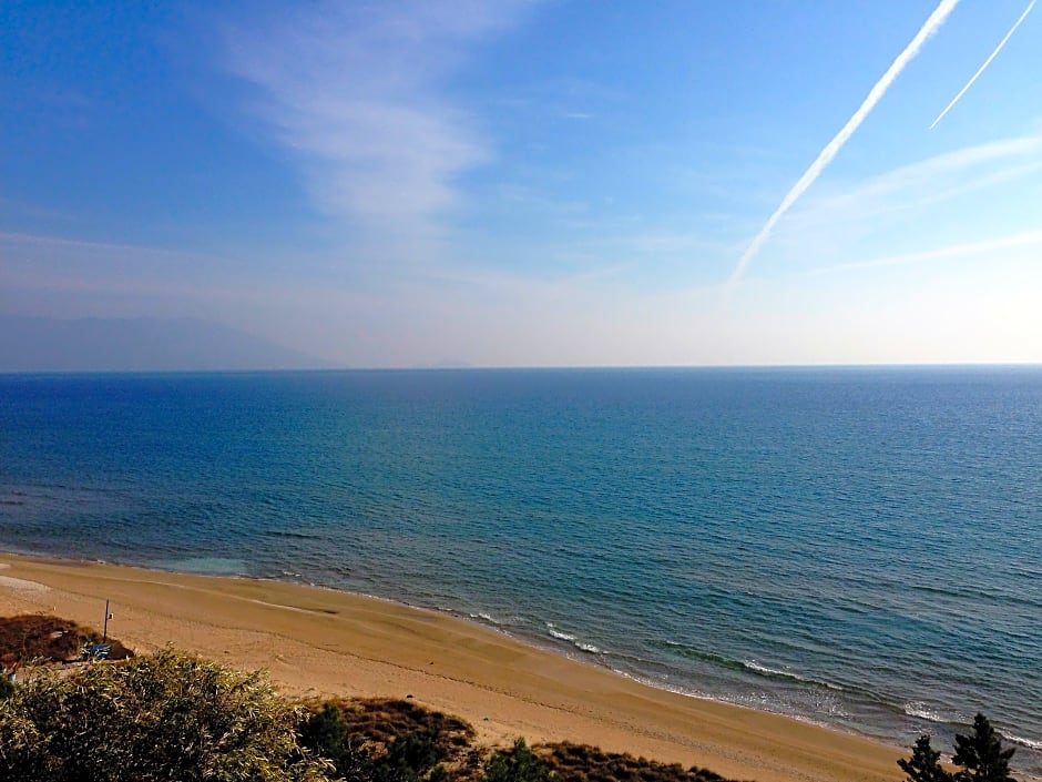 Limnionas Bay Village