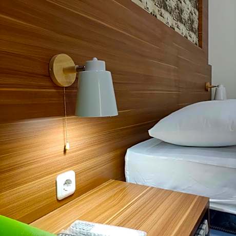 As Waru Hotel