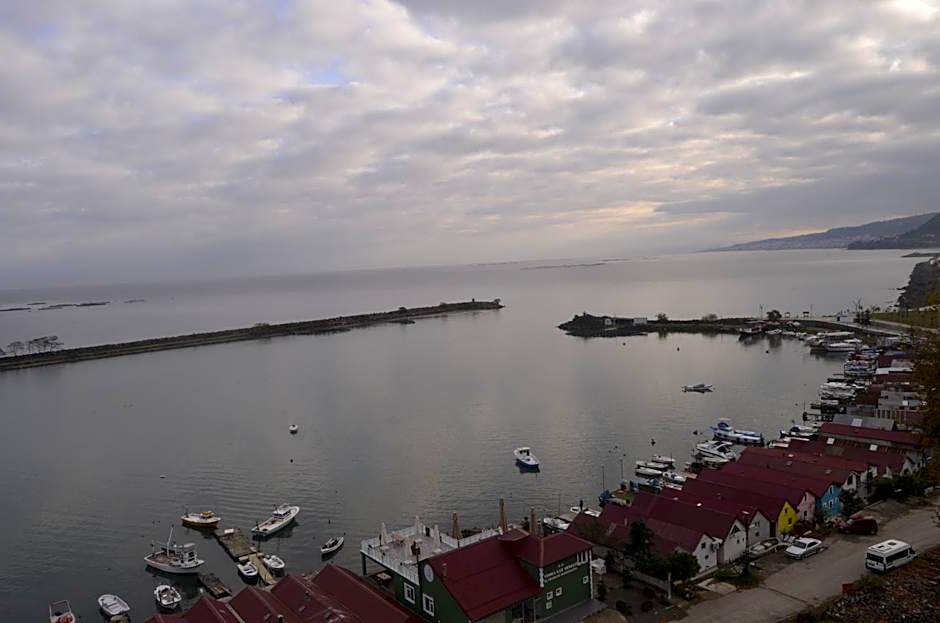 Marina Green Suite & Residence