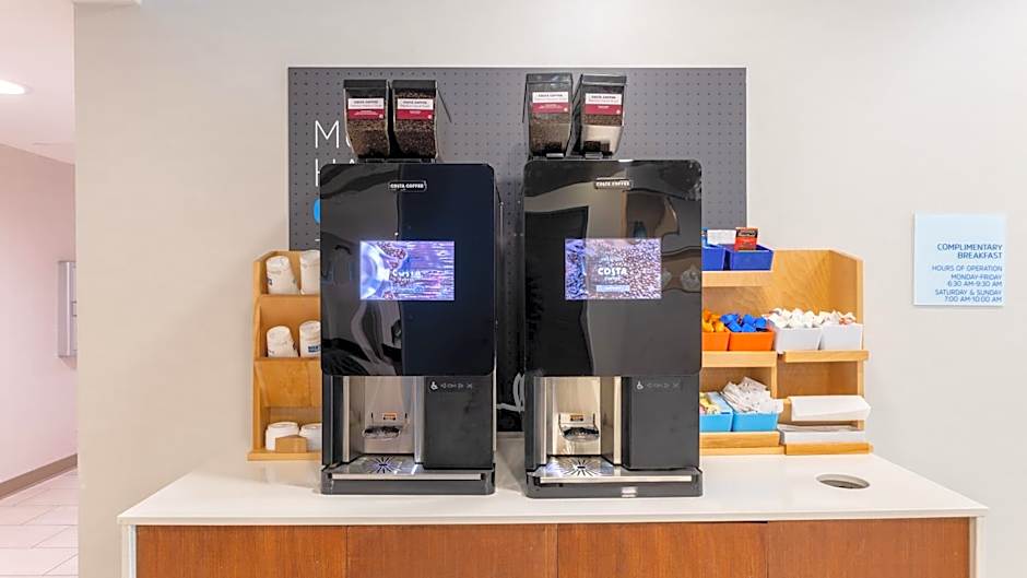 Holiday Inn Express & Suites Macon - I-475 by IHG