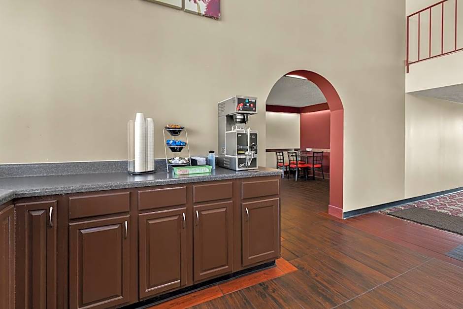 Red Roof Inn & Suites Cave City