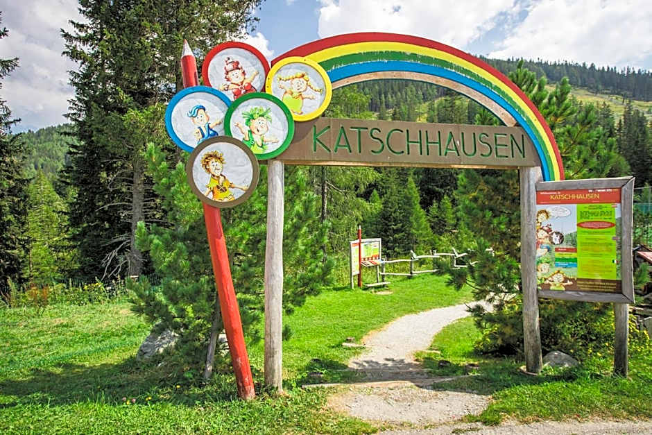 Basekamp Mountain Budget Hotel