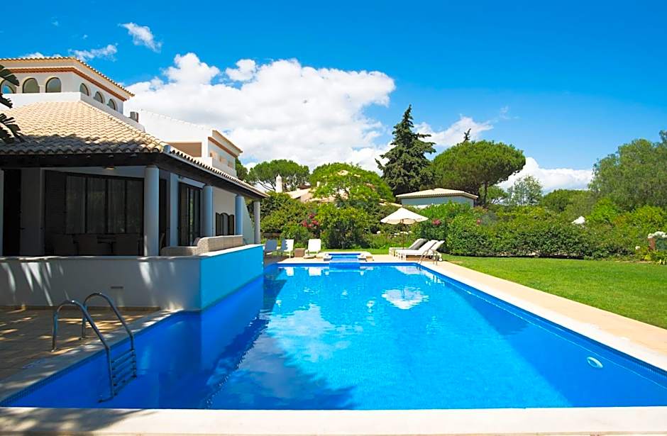 Pine Cliffs Village & Golf Suites