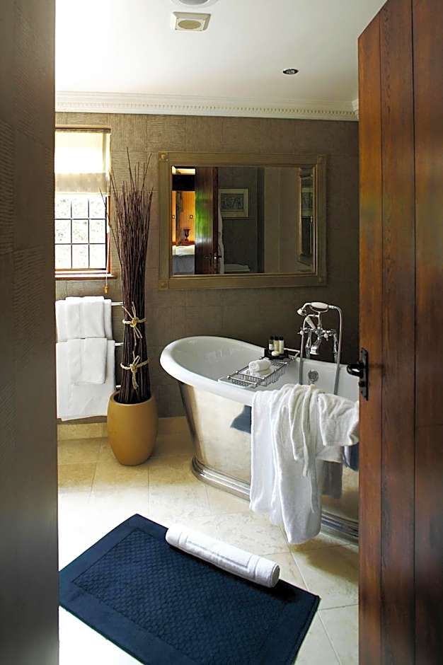 Langshott Manor - Luxury Hotel Gatwick