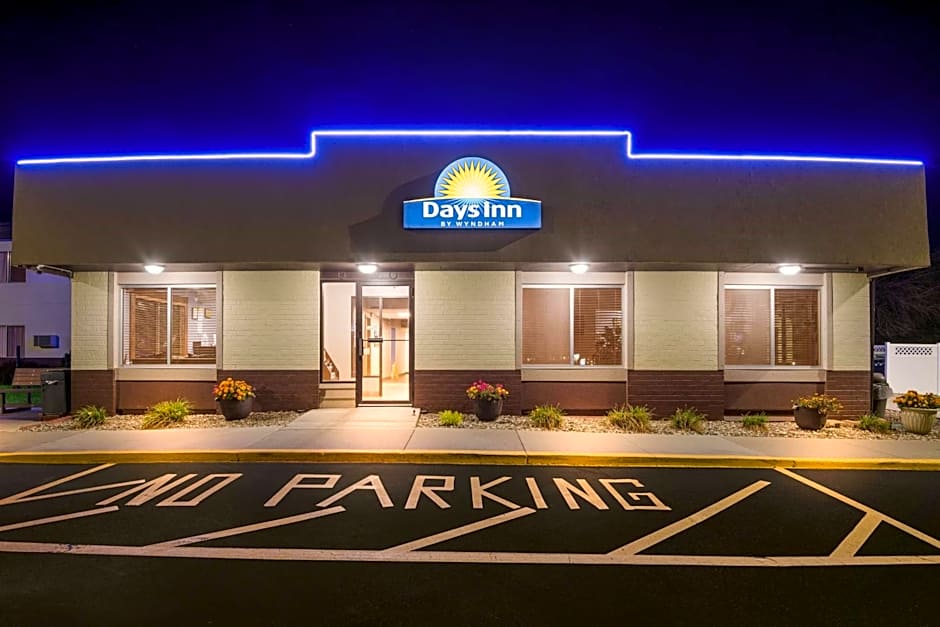Days Inn by Wyndham Newton