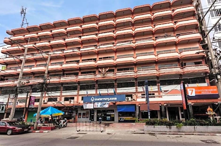 Glur Hostel Pattaya Walking Street