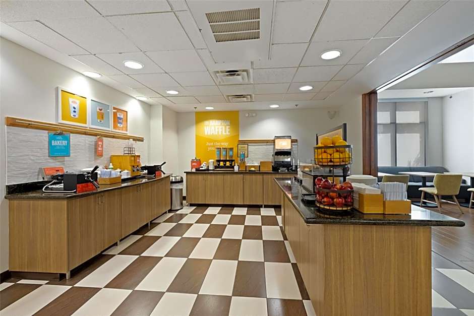 Hampton Inn By Hilton And Suites Madera