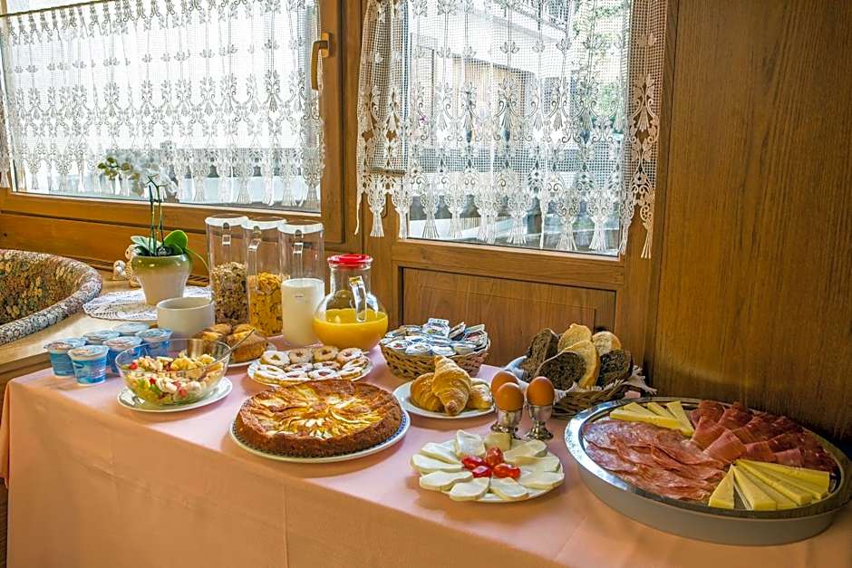 Hotel Garnì Ai Serrai