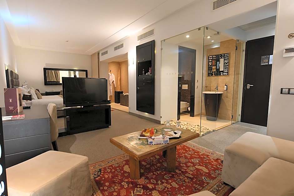 Business Hotel