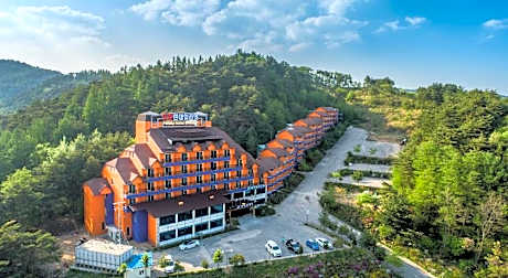 Hyundai Elliot Hotel and Resort