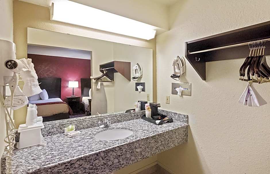 Red Roof Inn Oklahoma Airport - I-40 W/Fairgrounds