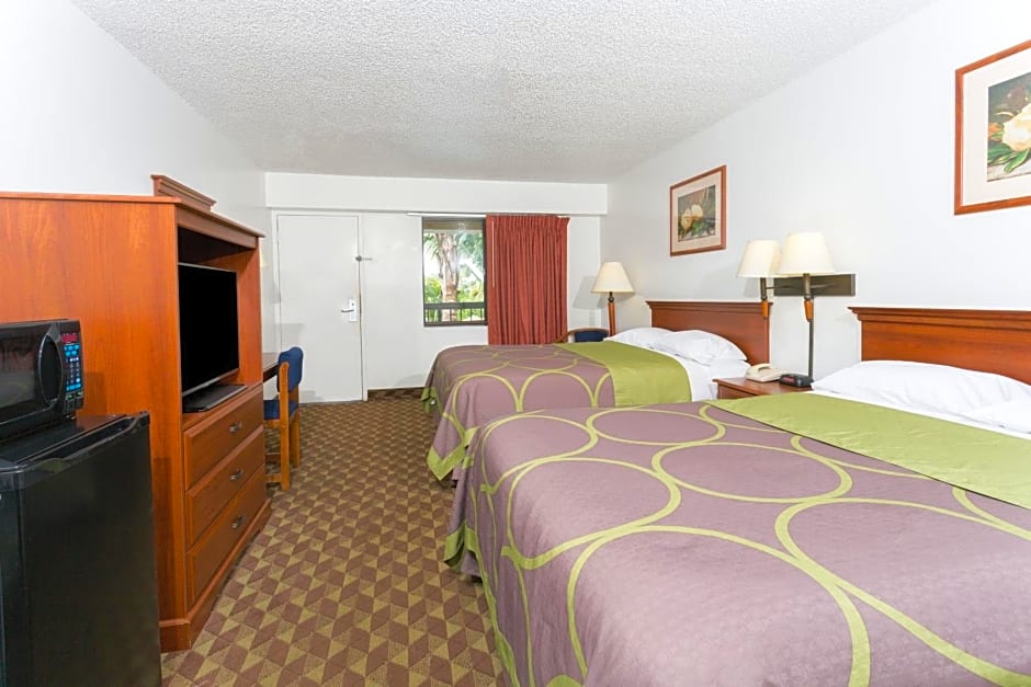 Super 8 by Wyndham Riviera Beach West Palm Beach