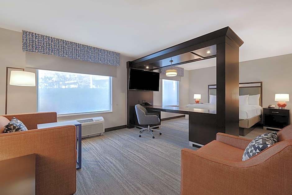 Hampton Inn By Hilton And Suites Seattle Federal Way