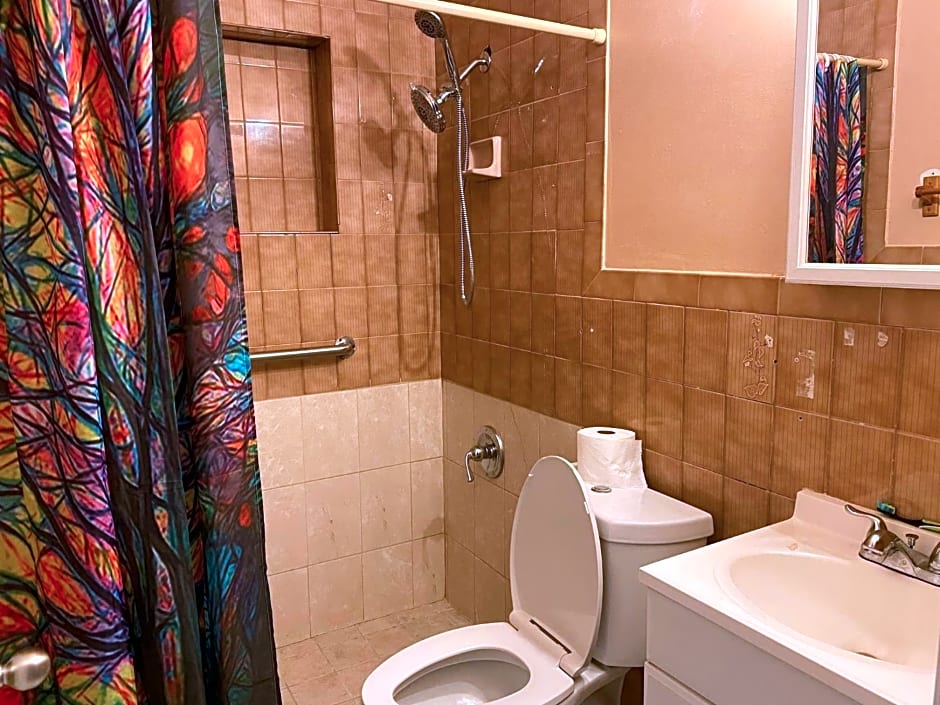 Private Cubicle - Single Bed - Mixed Shared Dorm - MIAMI AIRPORT