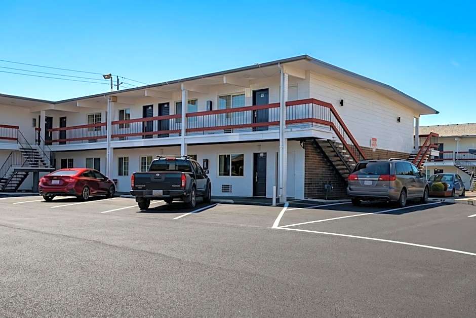 Travelers Inn by OYO Longview Kelso