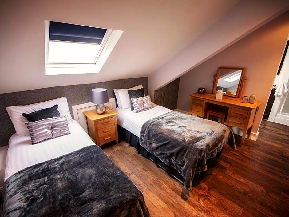 Eslington Manor