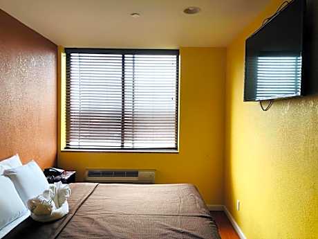 King Room - Non-Smoking