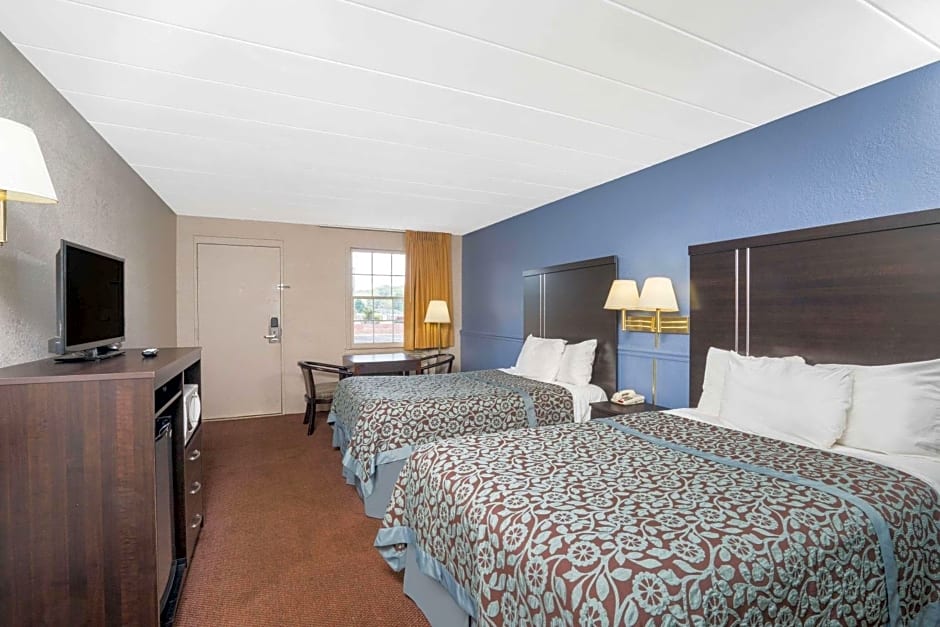 Days Inn by Wyndham Lincolnton