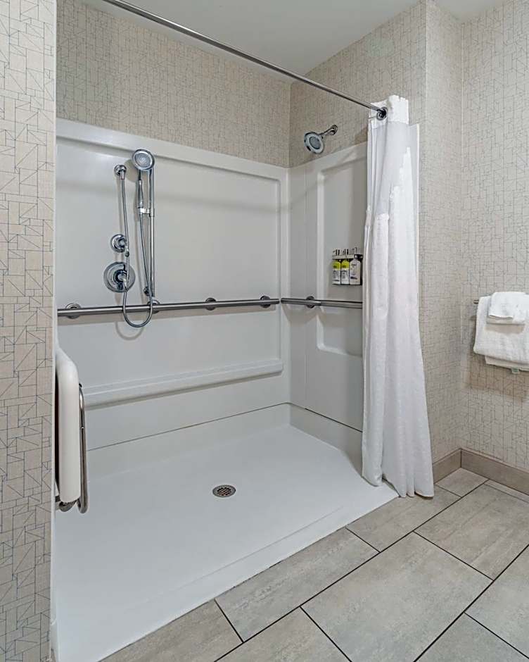Holiday Inn Express & Suites - Marion By IHG