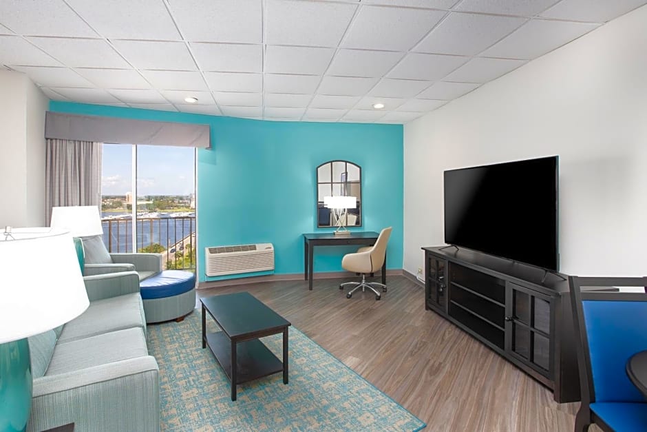 Holiday Inn Charleston-Riverview By IHG