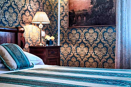 Large Double or Twin Room with Canal View