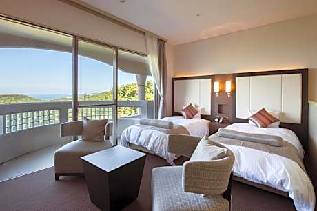 Deluxe Japanese-Western-Style Room