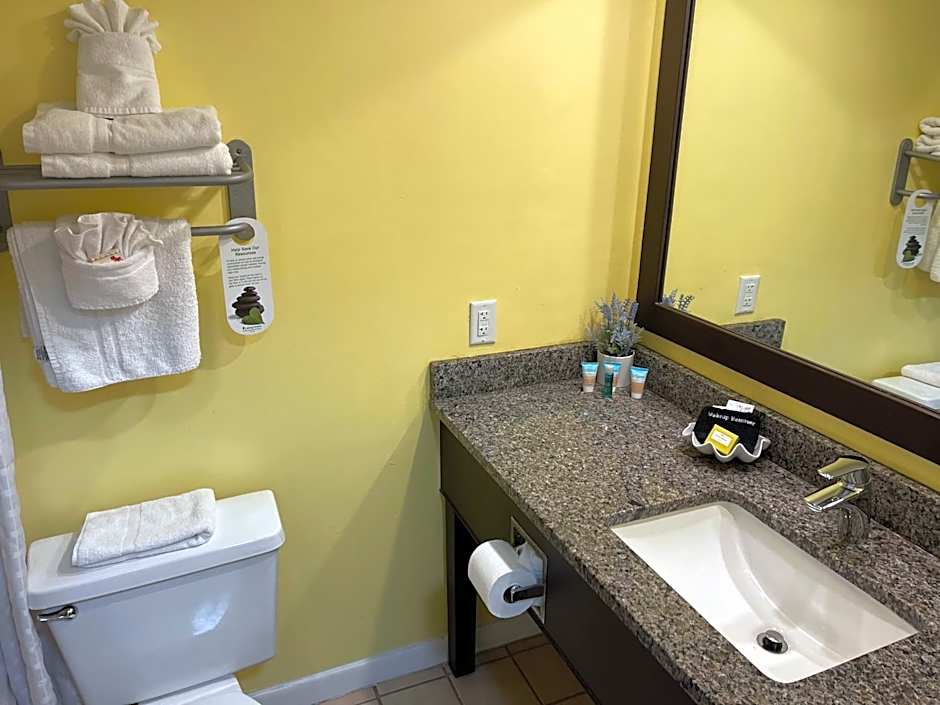 Magnolia Inn Extended Stay of Kingsland - New 2024 - Book a Kitchen Room - 12 Noon Check Out - Sleep In Late - Better Sleep - Ultra Sparkling - Pool open until until 4AM - Stay and Save Today - 24 Hour Front Desk - Premium Coffee Bar - Award Winning Inn