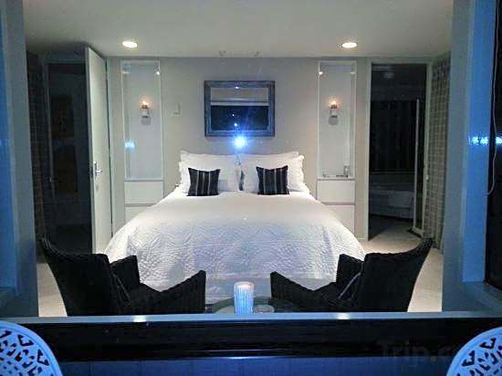 Serenity on Wakeman Bed and Breakfast