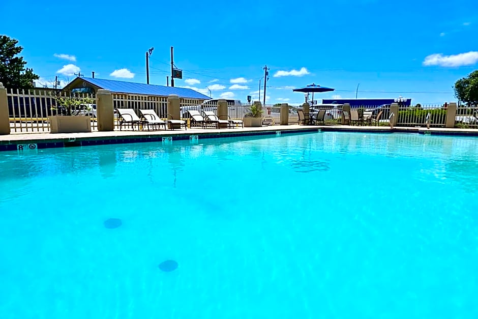 Baymont by Wyndham McAlester Hwy 69
