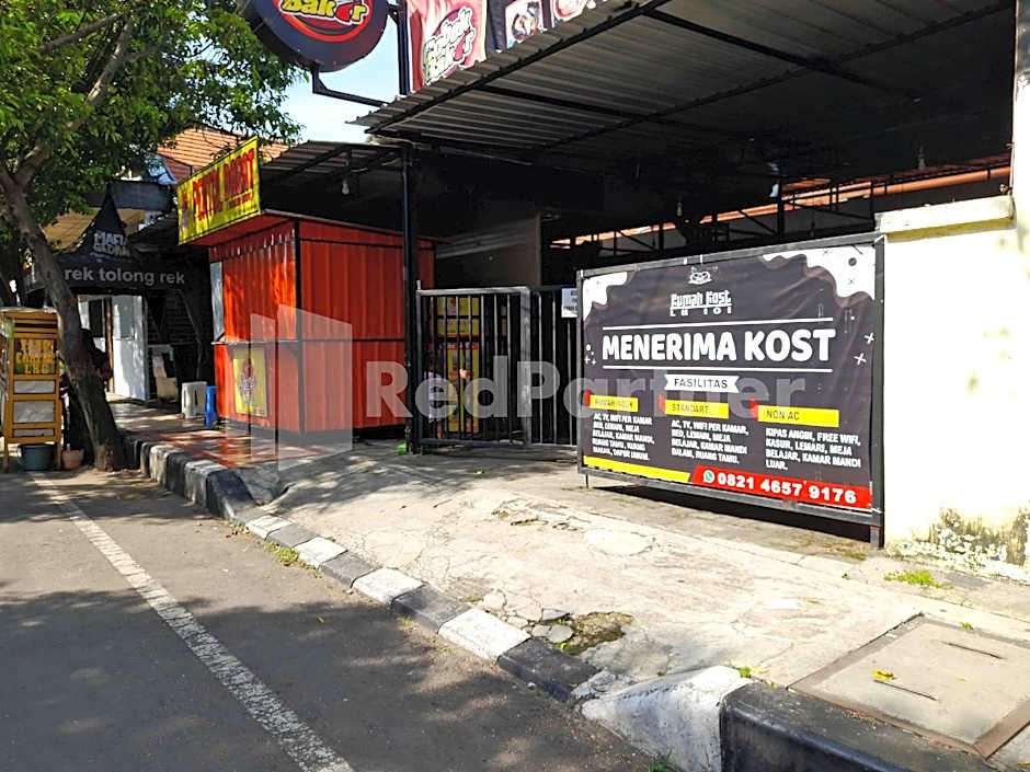 LH101 Guest House Syariah near Makam Sunan Bonang RedPartner