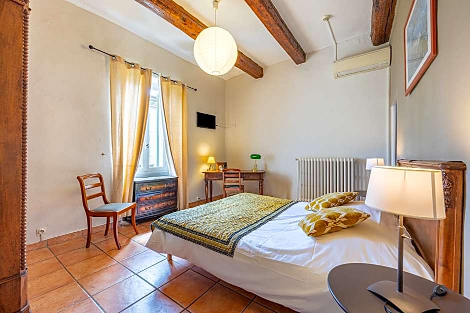 Au Saint Roch - Hôtel et Jardin