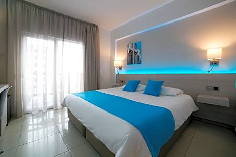 Quadruple Room with Side Sea View (2 Adults + 2 Children)
