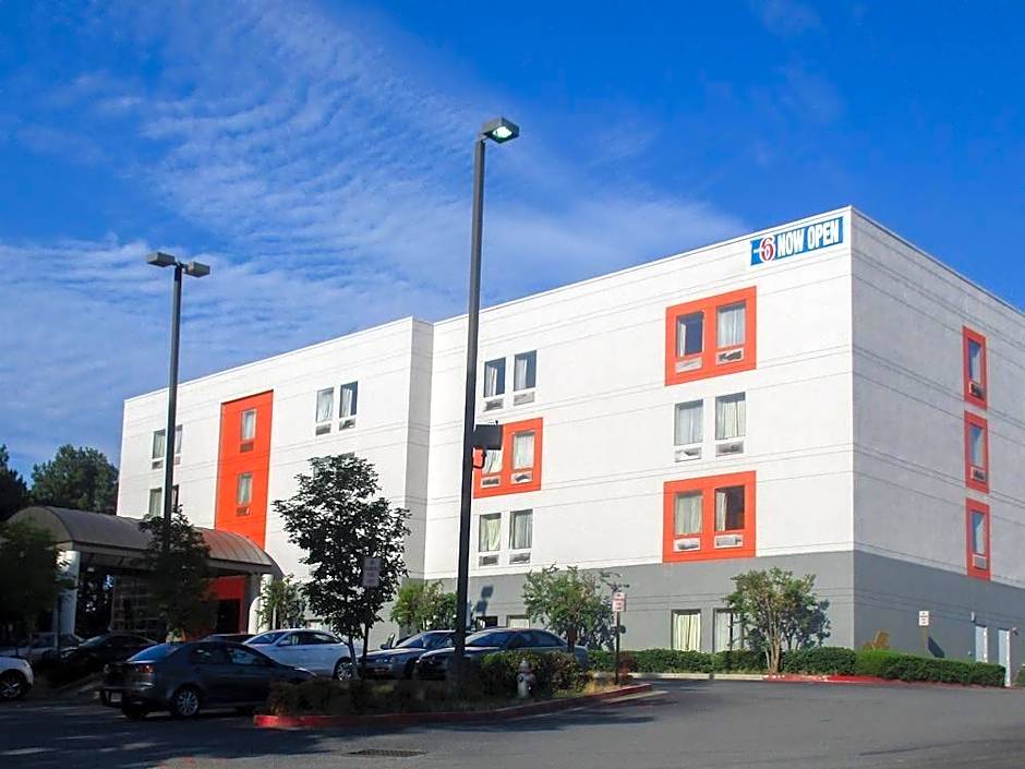 Budgetel Inns & Suites - Atlanta Galleria Stadium