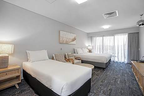 Executive King and Single Room with View