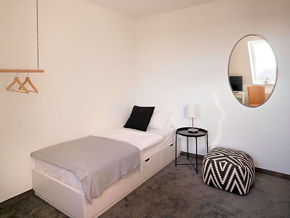 Photo 1 of 7 of Single Room