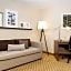 Country Inn & Suites by Radisson, Milwaukee West (Brookfield), WI