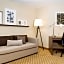 Country Inn & Suites by Radisson, Milwaukee West (Brookfield), WI