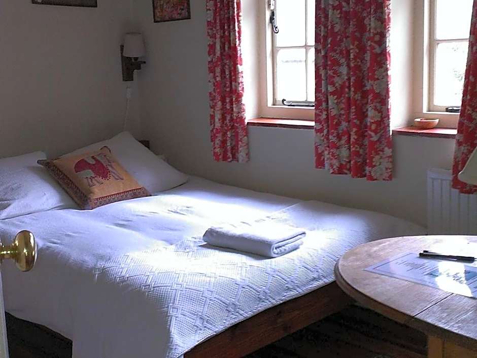 Foto 1 daripada 8 — Small Double Room