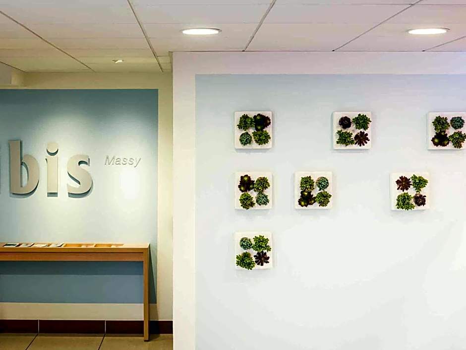 ibis Massy