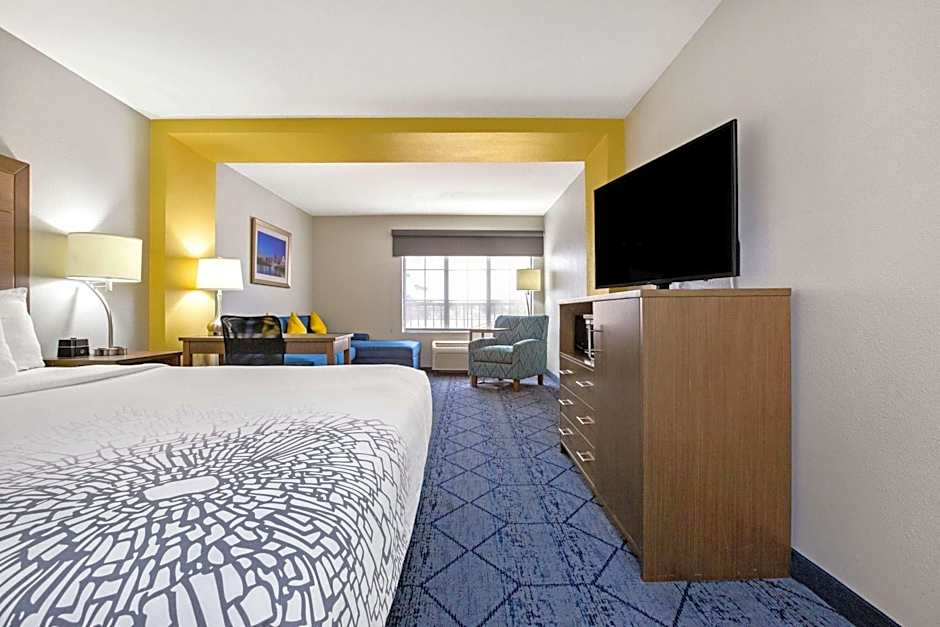 La Quinta Inn & Suites by Wyndham NE Long Beach/Cypress