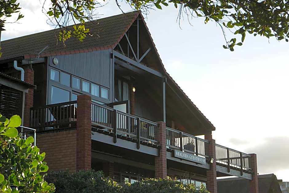 Shaloha Guesthouse on Supertubes