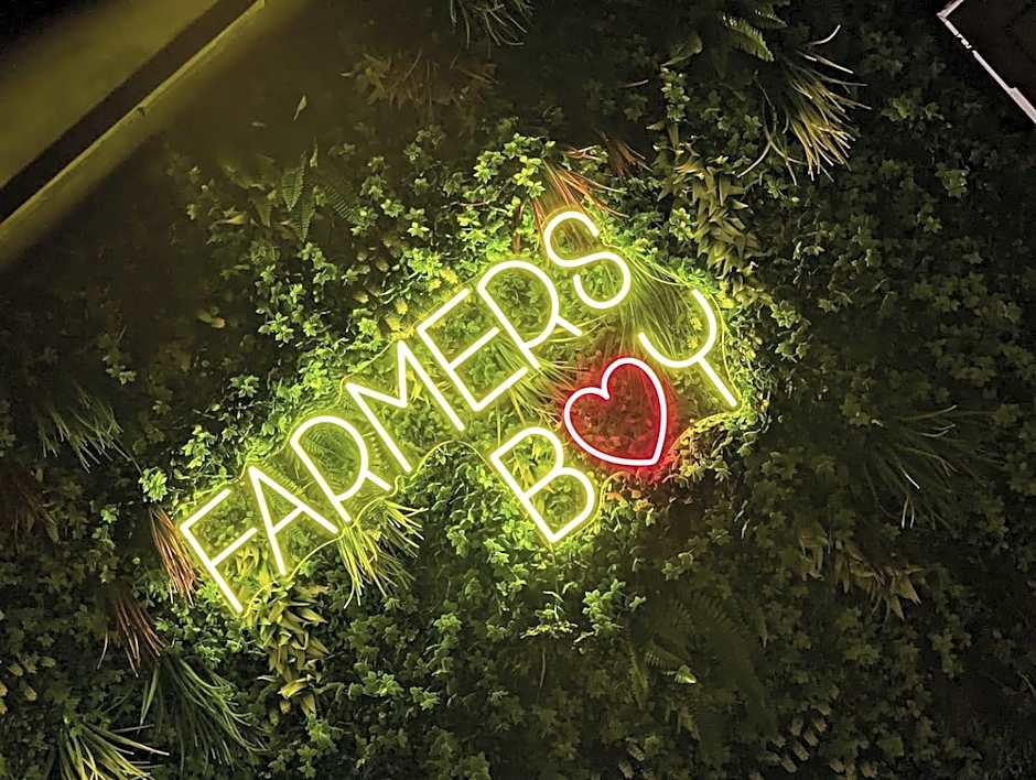 The Farmers Boy Inn Guest House