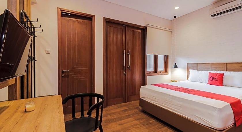 RedDoorz Plus @ CBD Bintaro