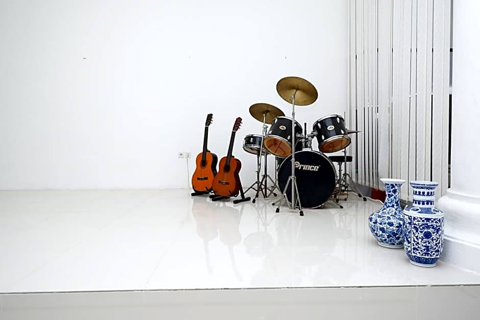 Griya RW Family Guest House Redpartner